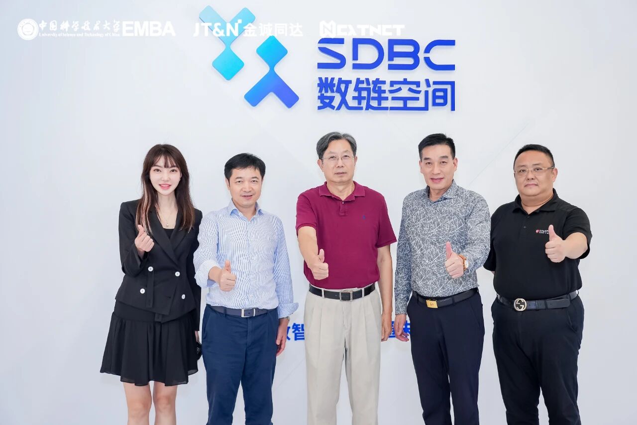 8e99ec1ed6a44bab2ebfa0eeb7bc8716.jpg