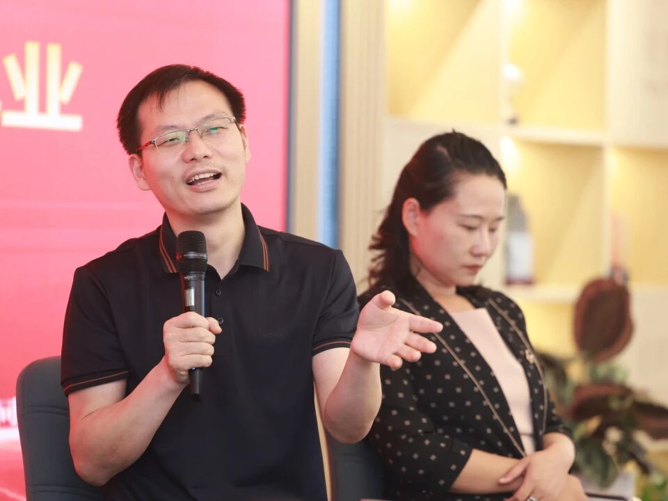 adb51a2ae25ed2816bb6a426b0471589.jpg